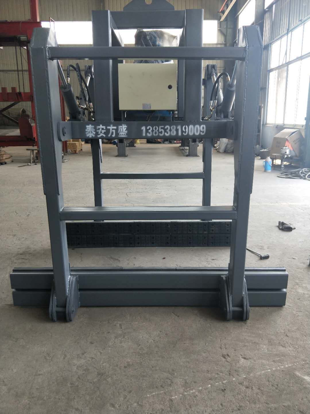 抱砖机-自重夹具