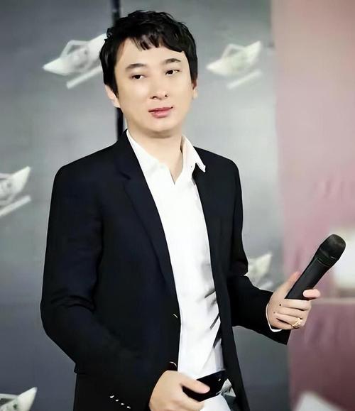 澳门彩龙门客栈图资料:王健林再卖48座万达