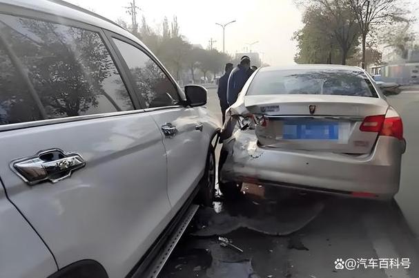2025新澳正版资料今晚和女网红违停跳上警车与女网红违停跳上警车视频